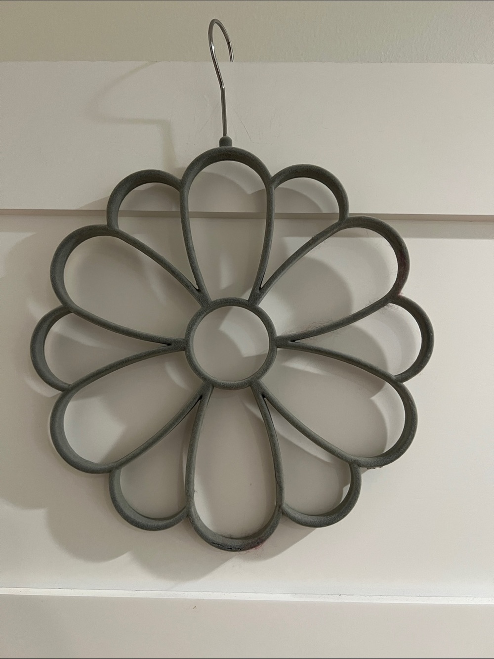 Decorative Gray Flower Hanging Scarf holder